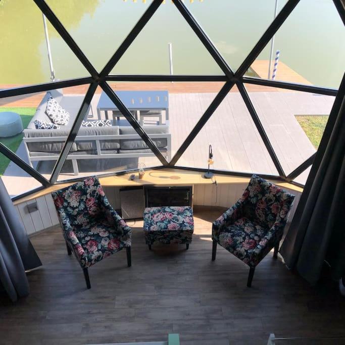 Domeglamping At Fishinglake Ságvár Exterior foto