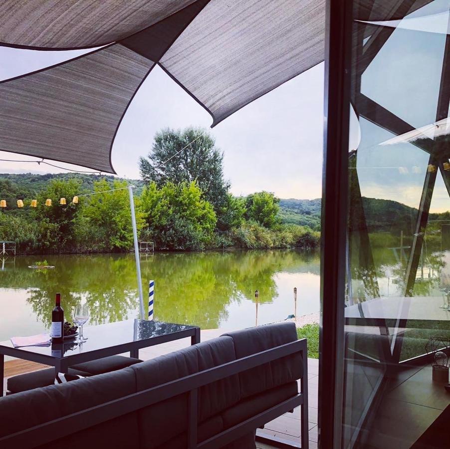 Domeglamping At Fishinglake Ságvár Exterior foto